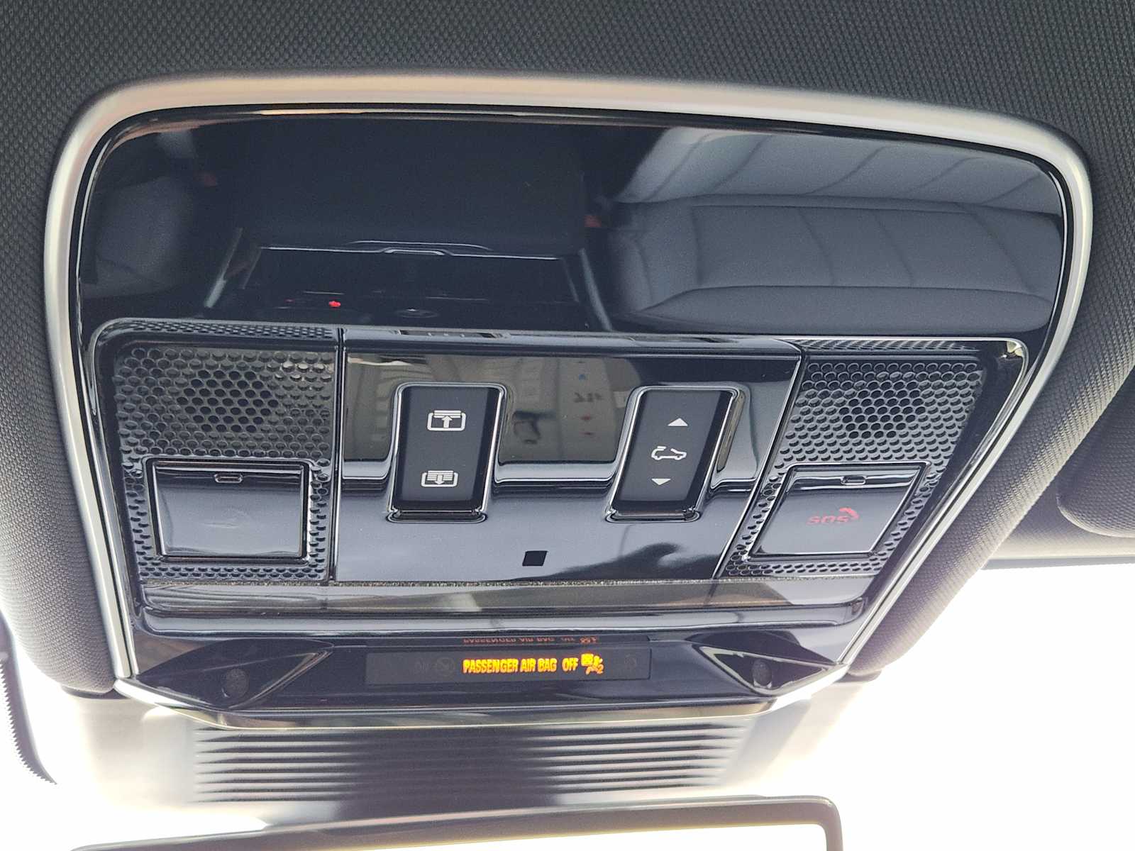 2025 Land Rover Range Rover Sport SE photo 15