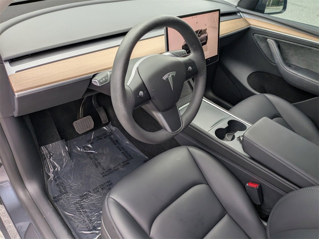 2023 Tesla Model Y Long Range photo 9