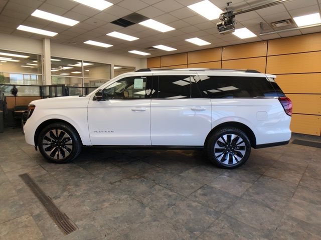 2025 Ford Expedition MAX Platinum photo 2