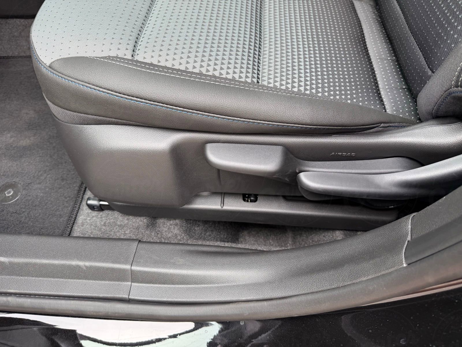 2025 Chevrolet Trax LT photo 20