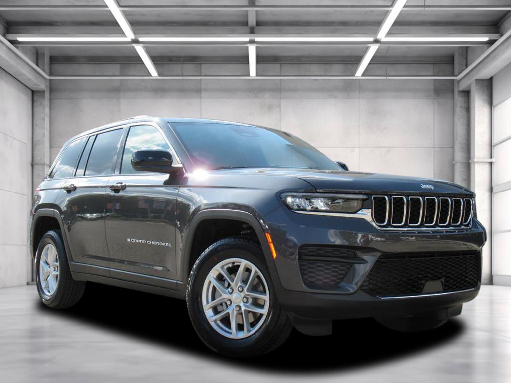 2025 Jeep Grand Cherokee Laredo's photo