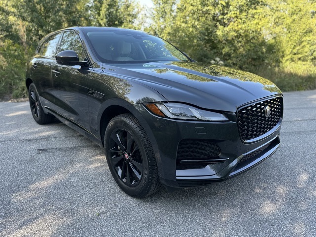 2022 Jaguar F-PACE P250 S photo 3