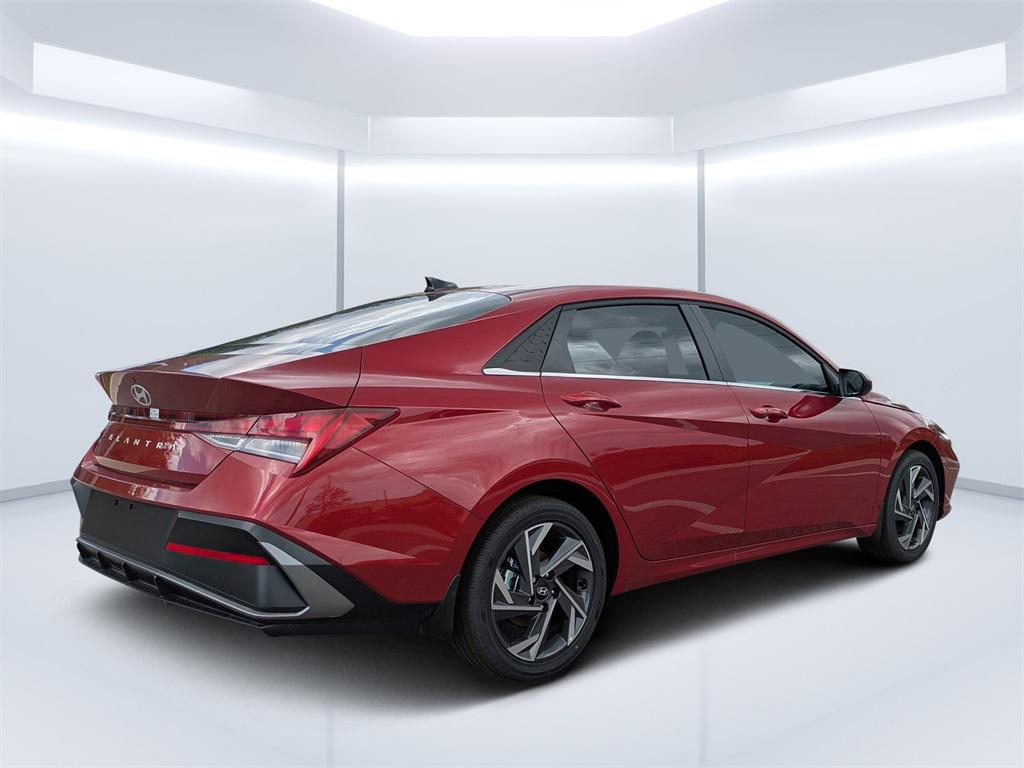2025 Hyundai Elantra SEL Convenience photo 3