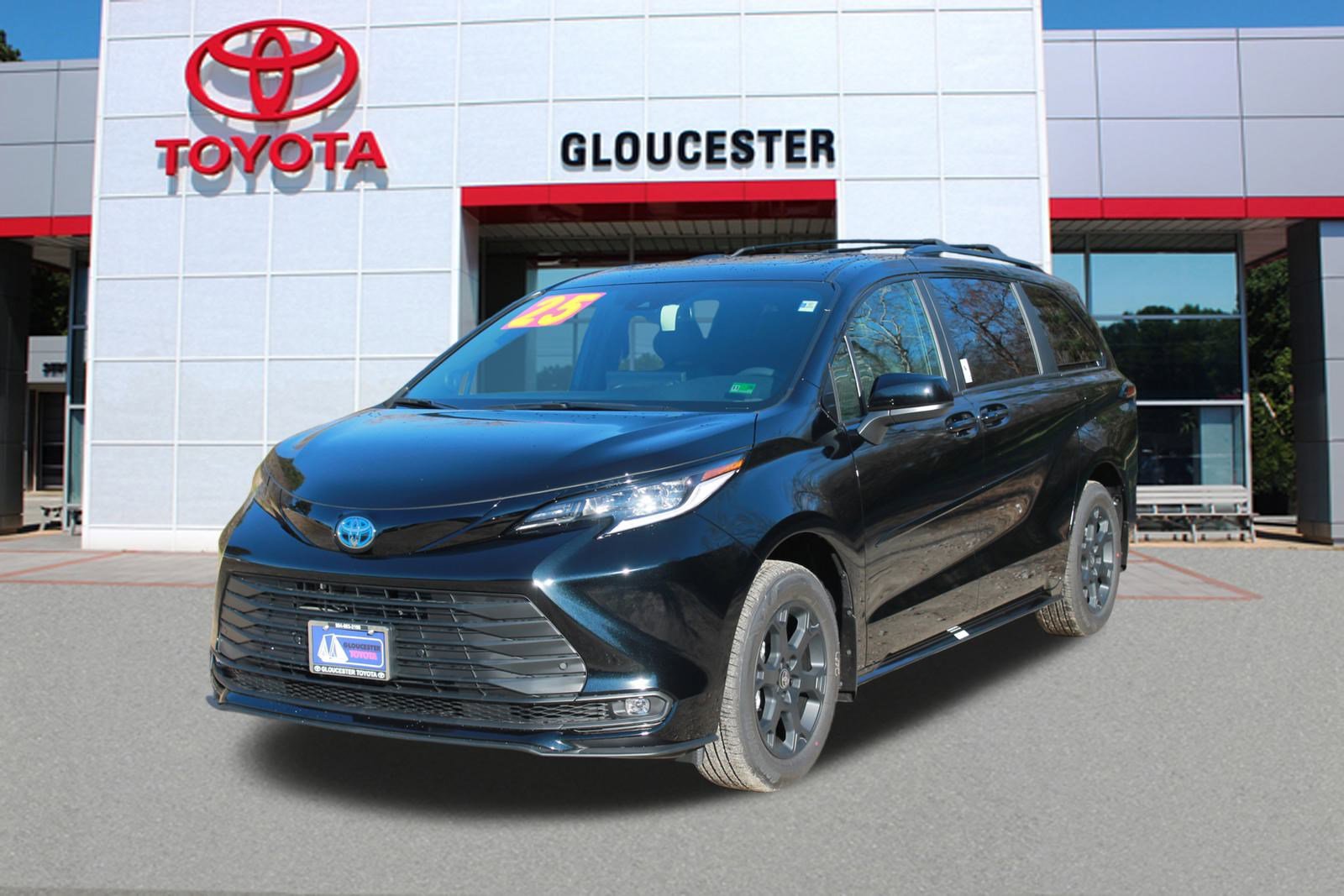 2025 Toyota Sienna Woodland Edition's photo