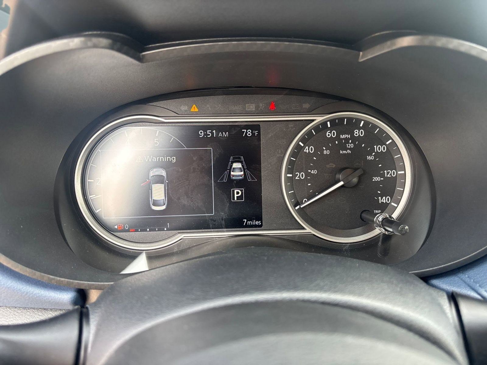 2025 Nissan Versa SV photo 18