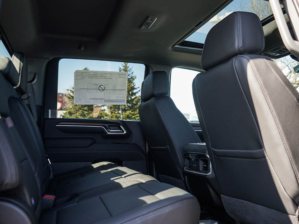 2025 Gmc Sierra 3500 HD Denali photo 9