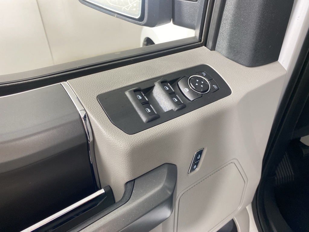 2017 Ford F-150 XLT photo 14