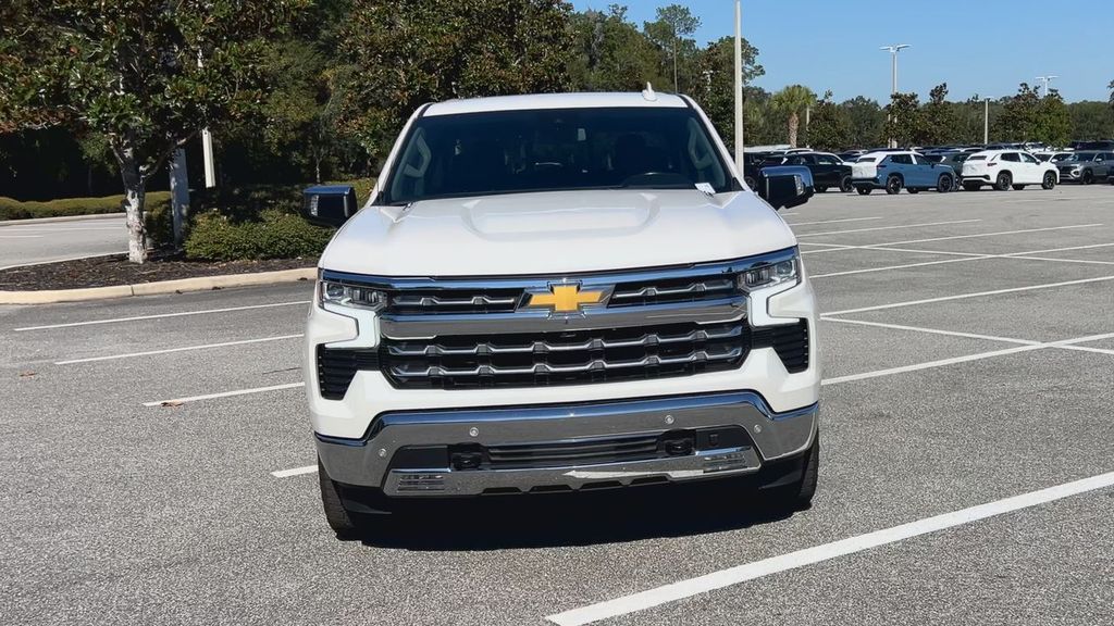 2023 Chevrolet Silverado 1500 LTZ photo 3