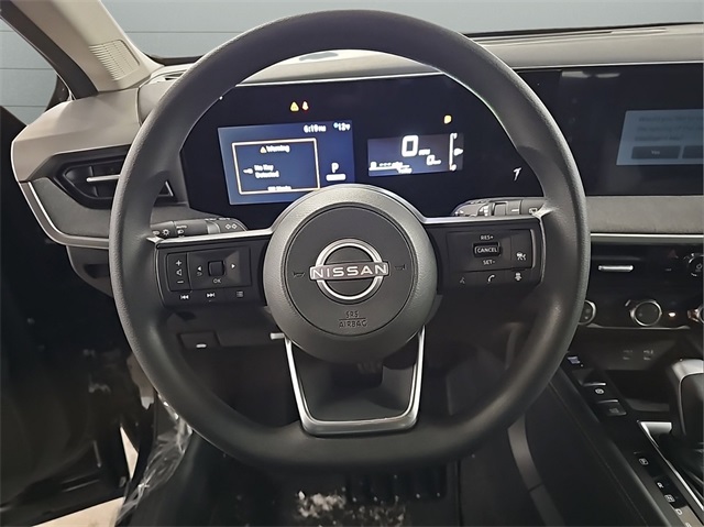 2025 Nissan Kicks SV photo 9