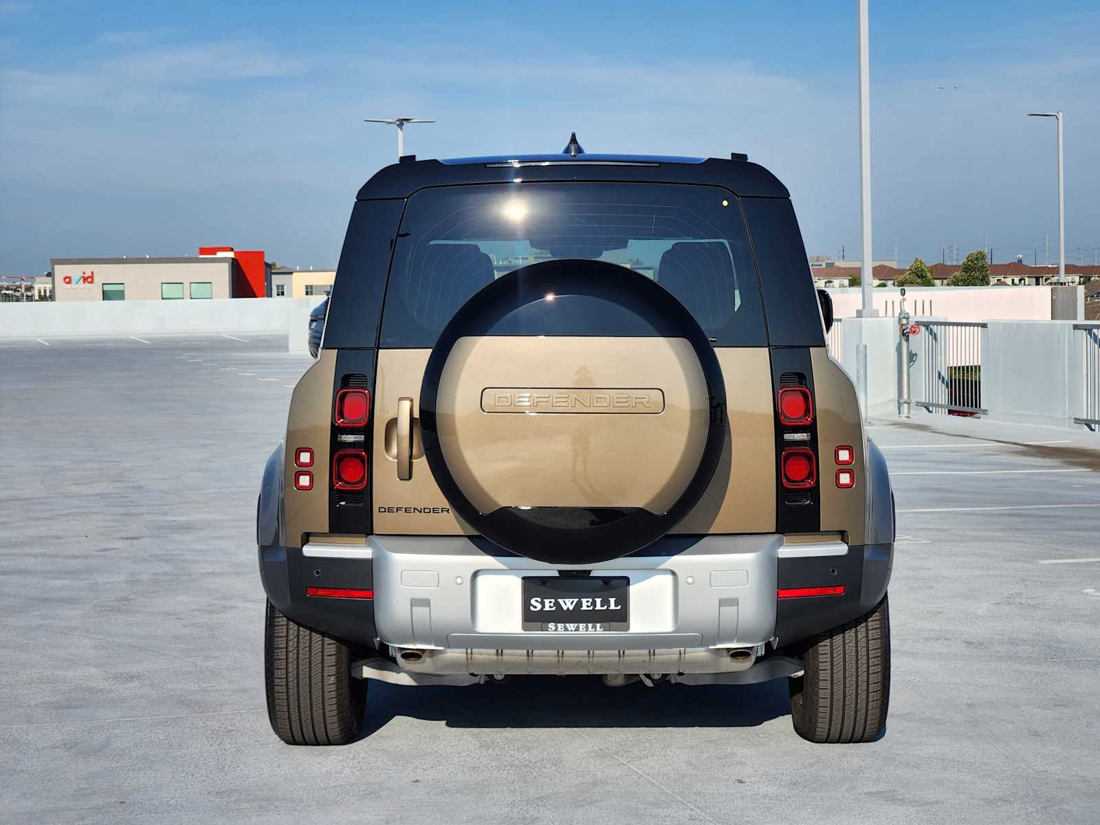 2025 Land Rover Defender 110 S photo 6