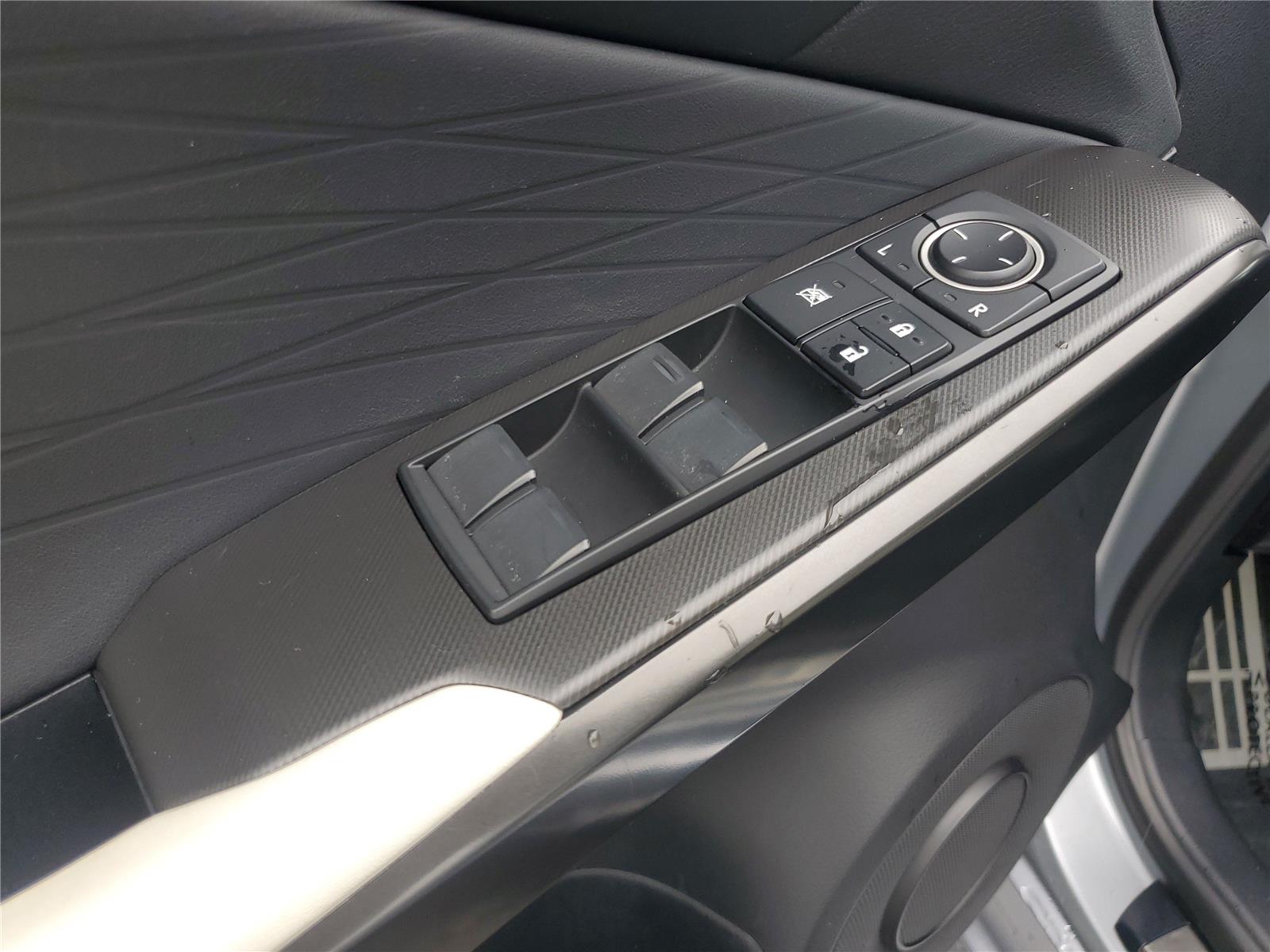 2022 Lexus IS 350 F SPORT photo 18