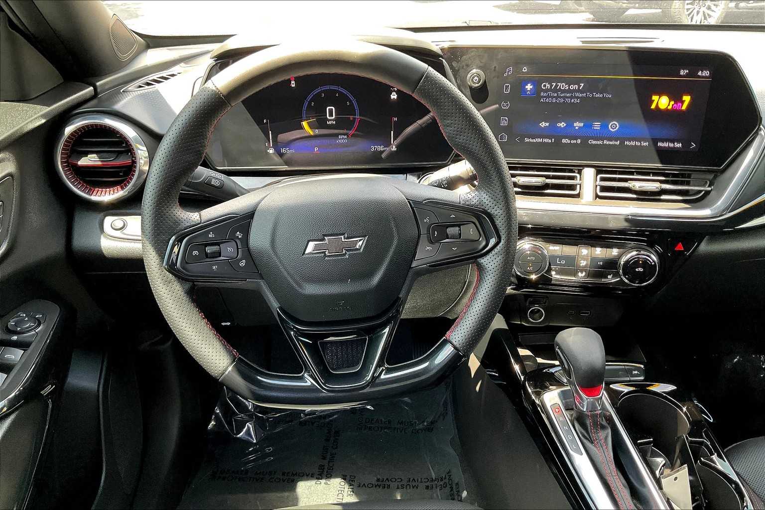 2025 Chevrolet Trax photo 4