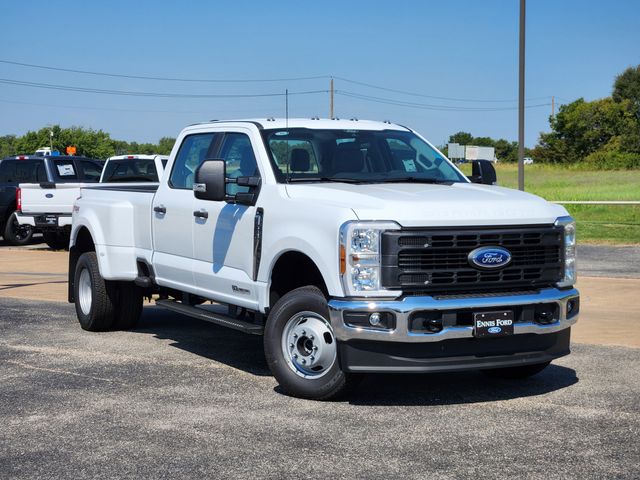 2026 Ford F-350 XL photo 2