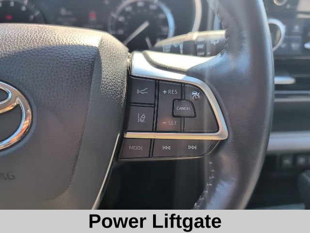 2021 Toyota Highlander XLE photo 5