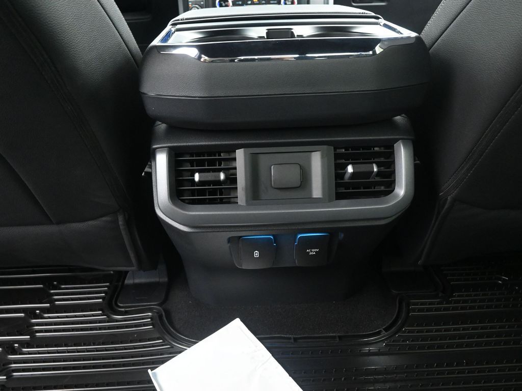 2025 Ford F-150 XLT photo 18