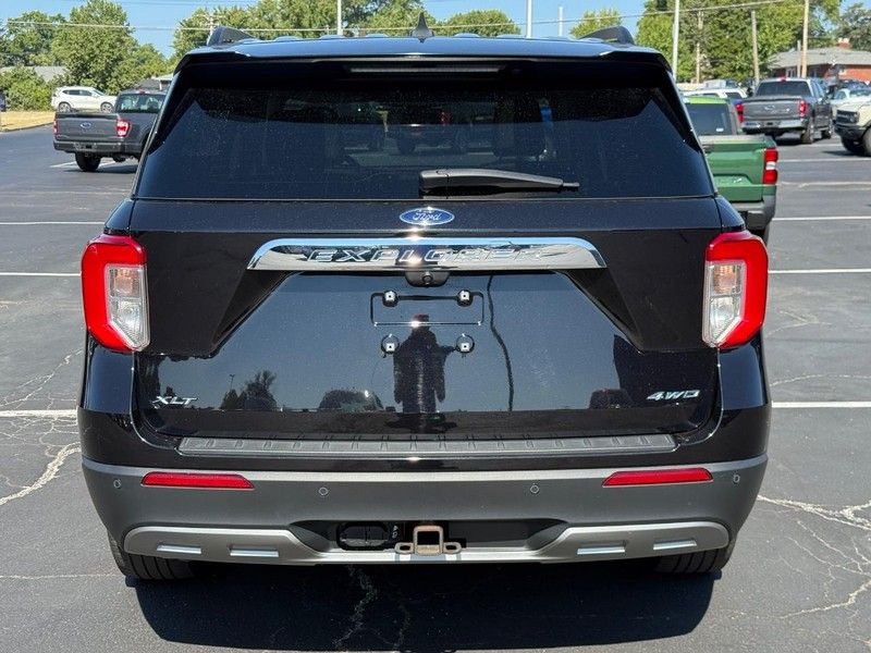 2022 Ford Explorer XLT photo 5