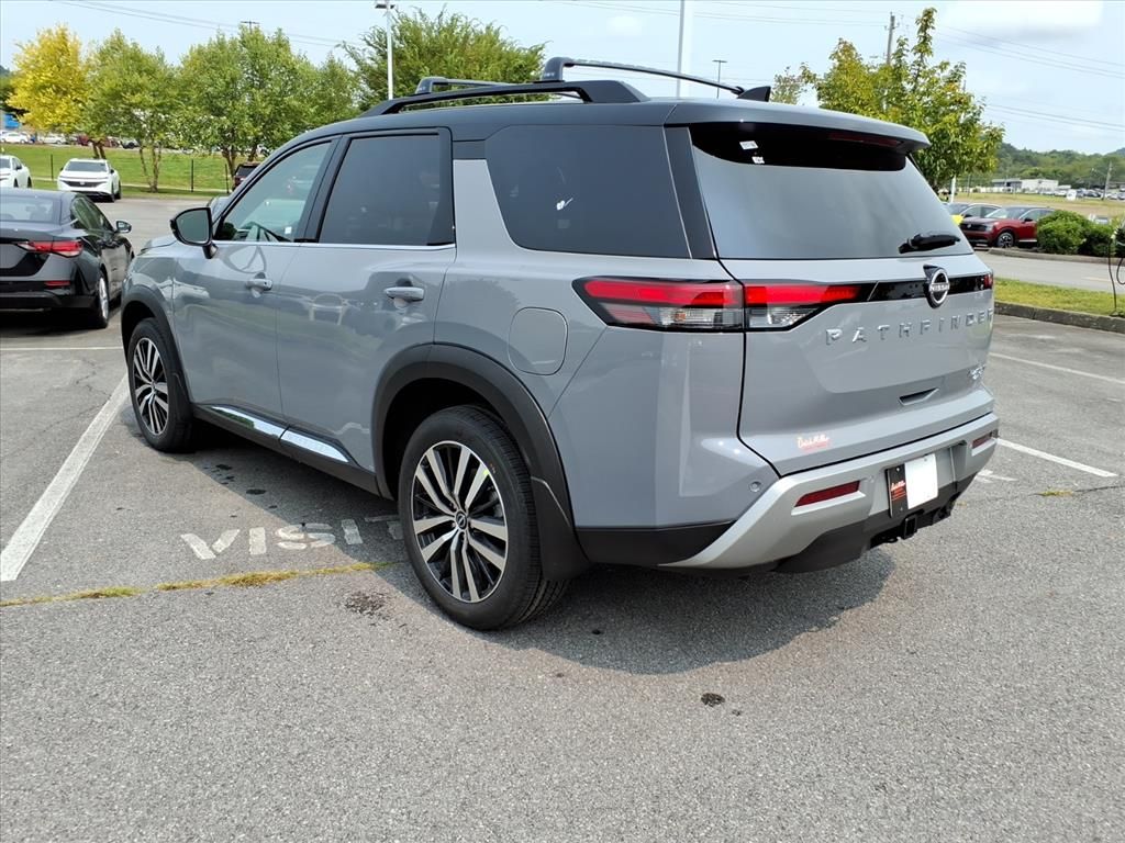 2025 Nissan Pathfinder Platinum photo 4