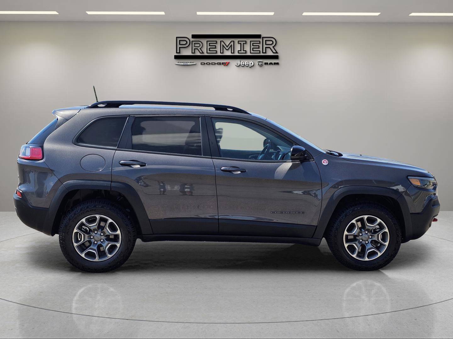 2022 Jeep Cherokee Trailhawk photo 4