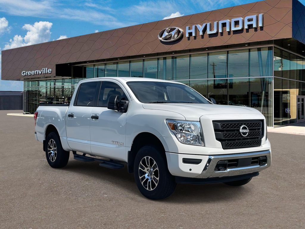 2024 Nissan Titan SV's photo