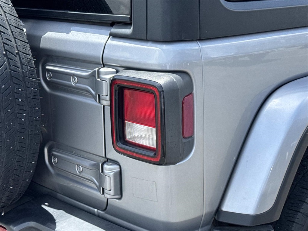 2020 Jeep Wrangler Unlimited Sahara photo 11