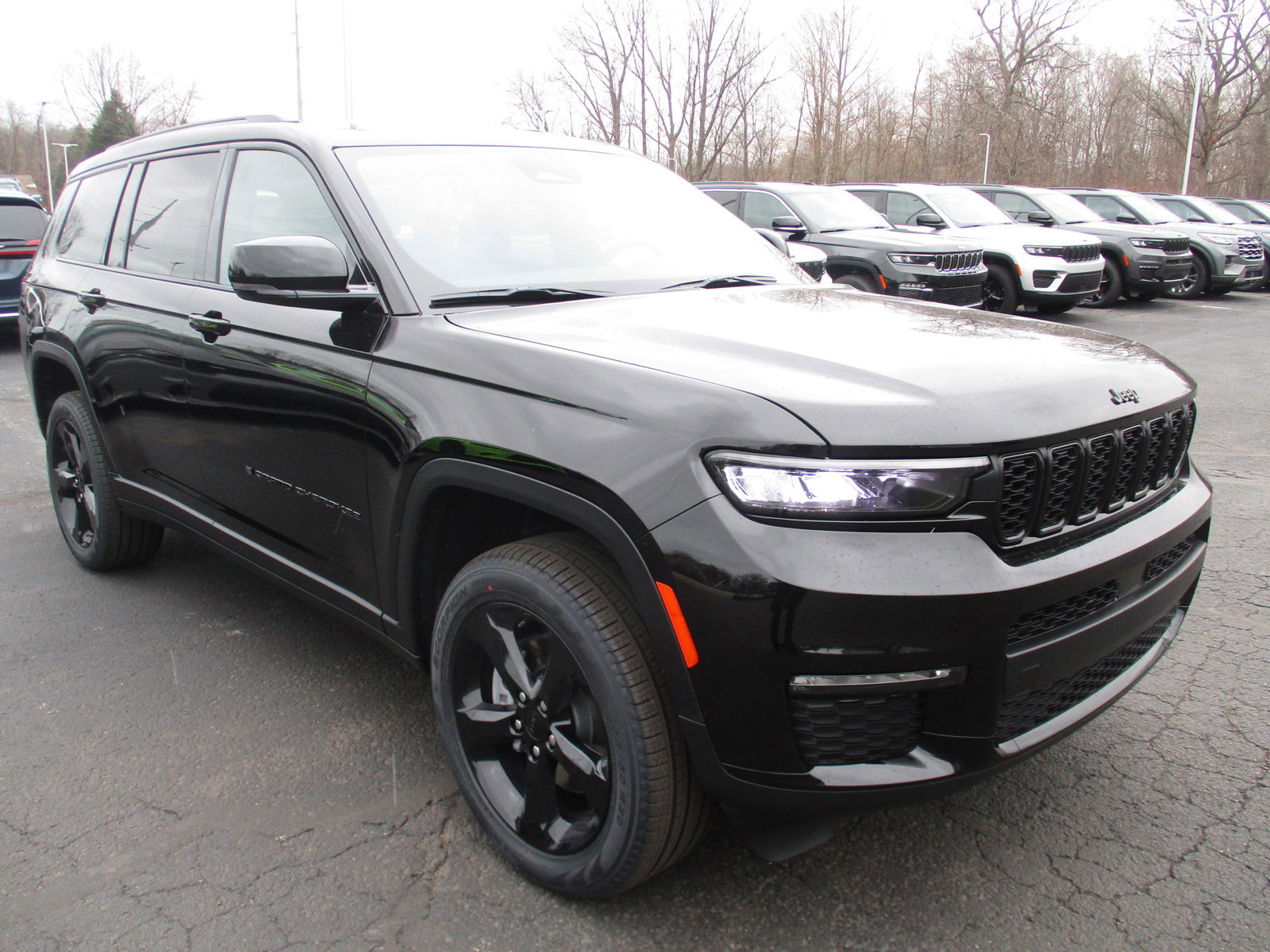 2025 Jeep Grand Cherokee L photo 2