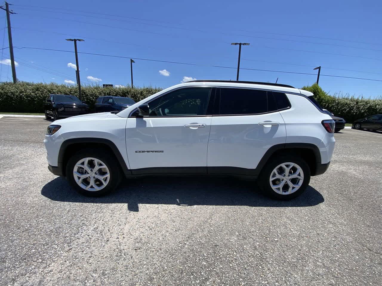 2024 Jeep Compass Latitude photo 5