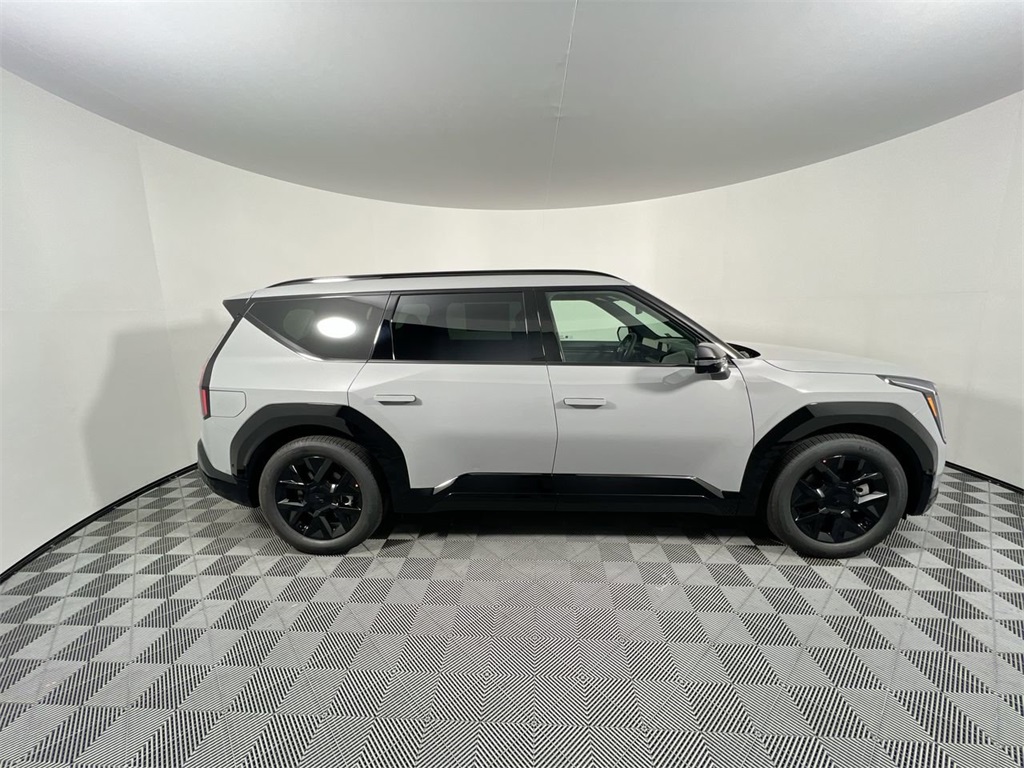 2026 Kia EV9 Land photo 2