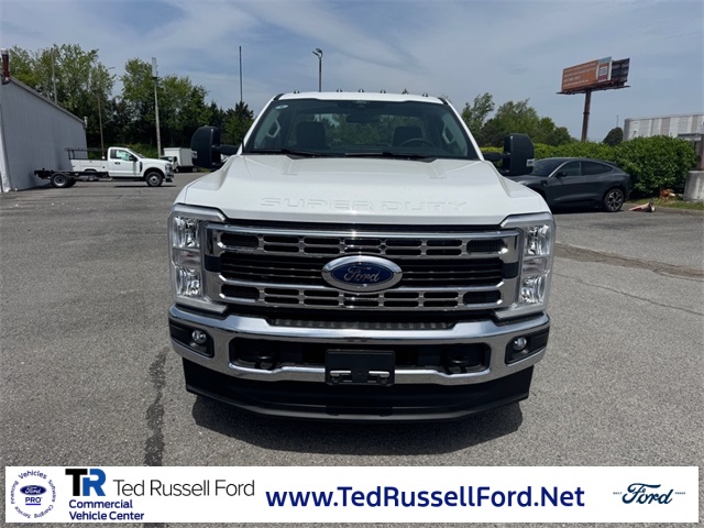 2025 Ford F-350 XL photo 2