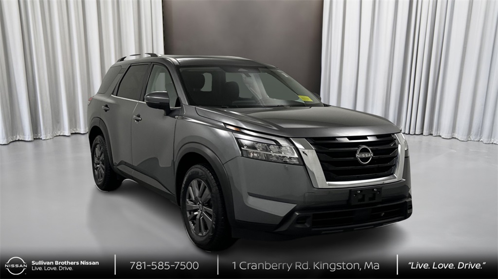 2022 Nissan Pathfinder SV photo 3