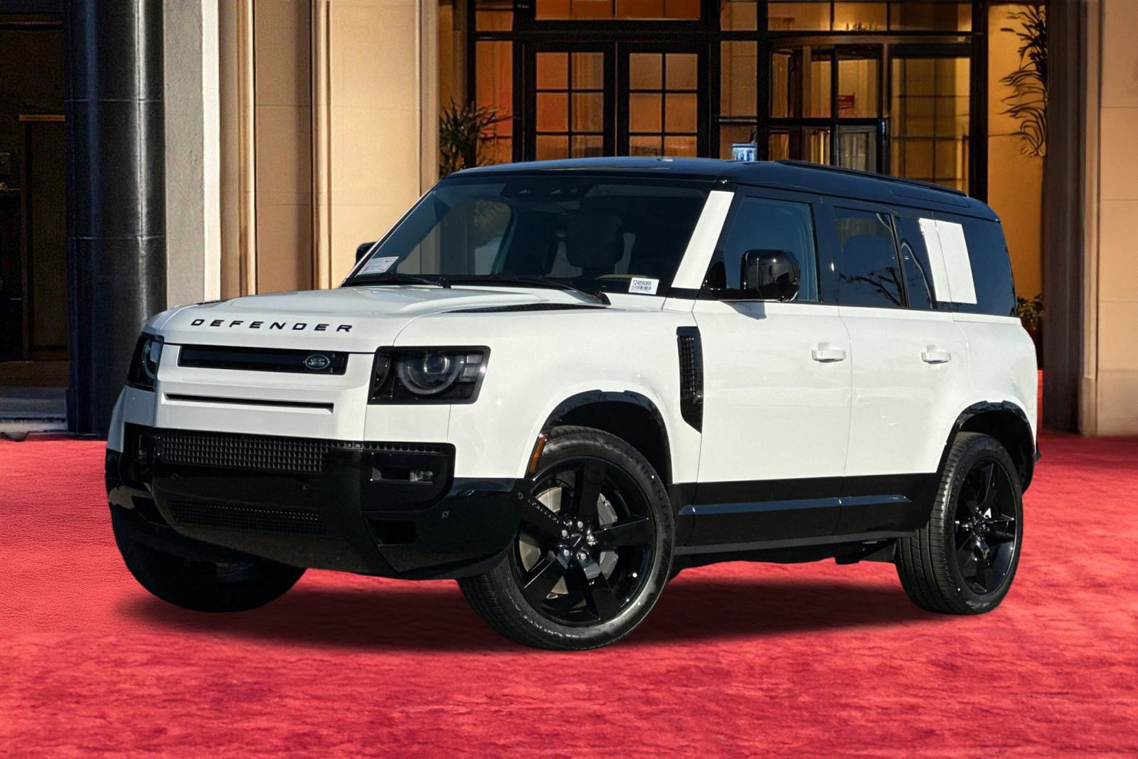 2026 Land Rover Defender X-Dynamic SE's photo