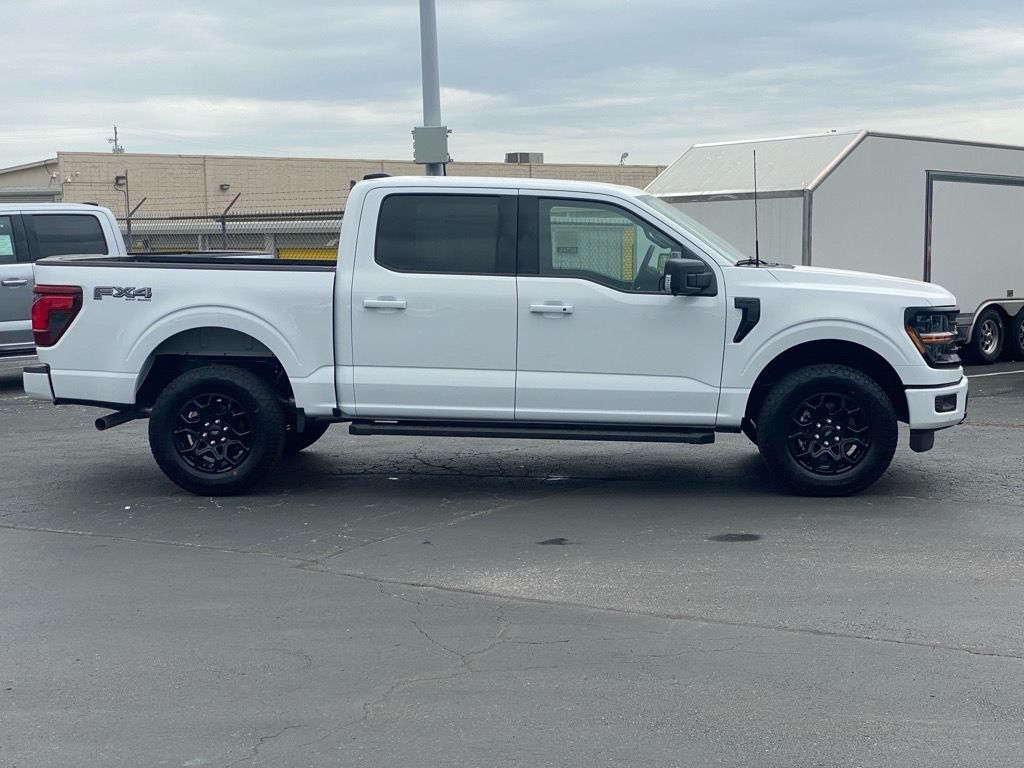 2025 Ford F-150 XLT photo 3