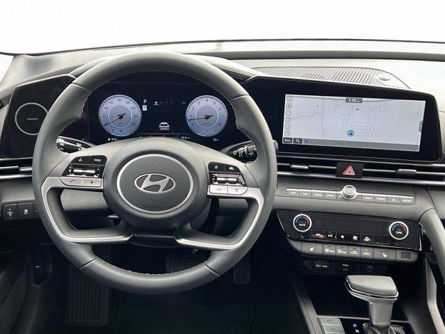 2025 Hyundai Elantra Limited photo 16