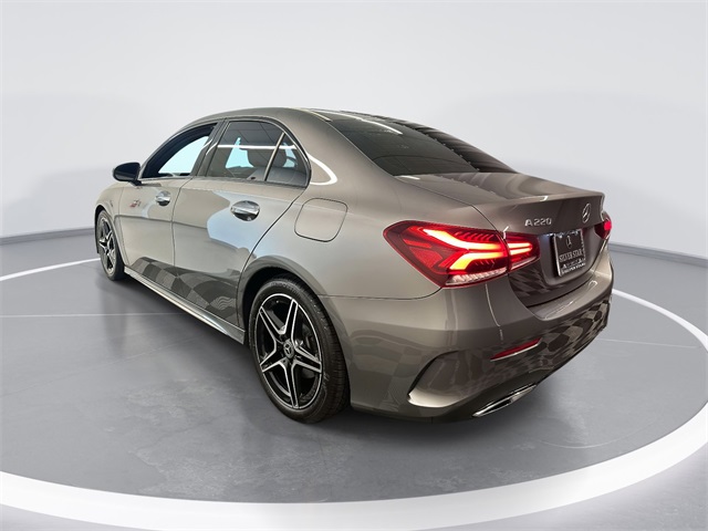 2022 Mercedes Benz A 220 4MATIC photo 2