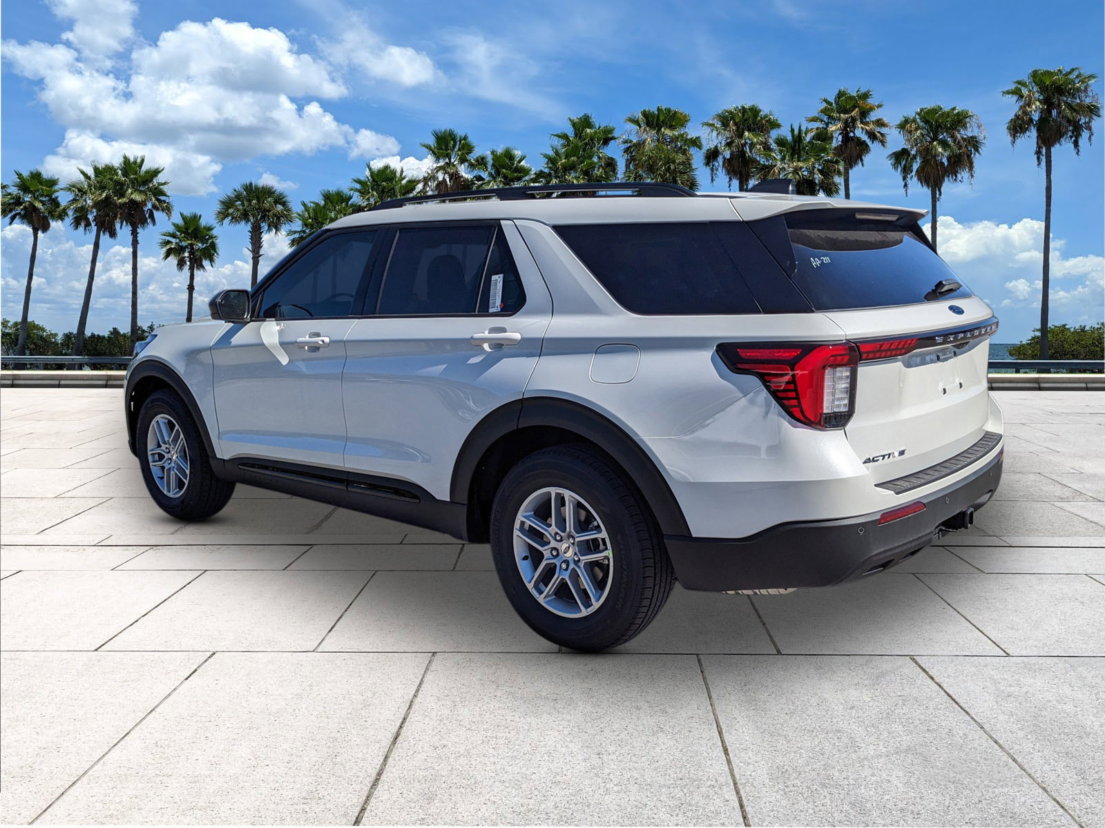2026 Ford Explorer photo 3