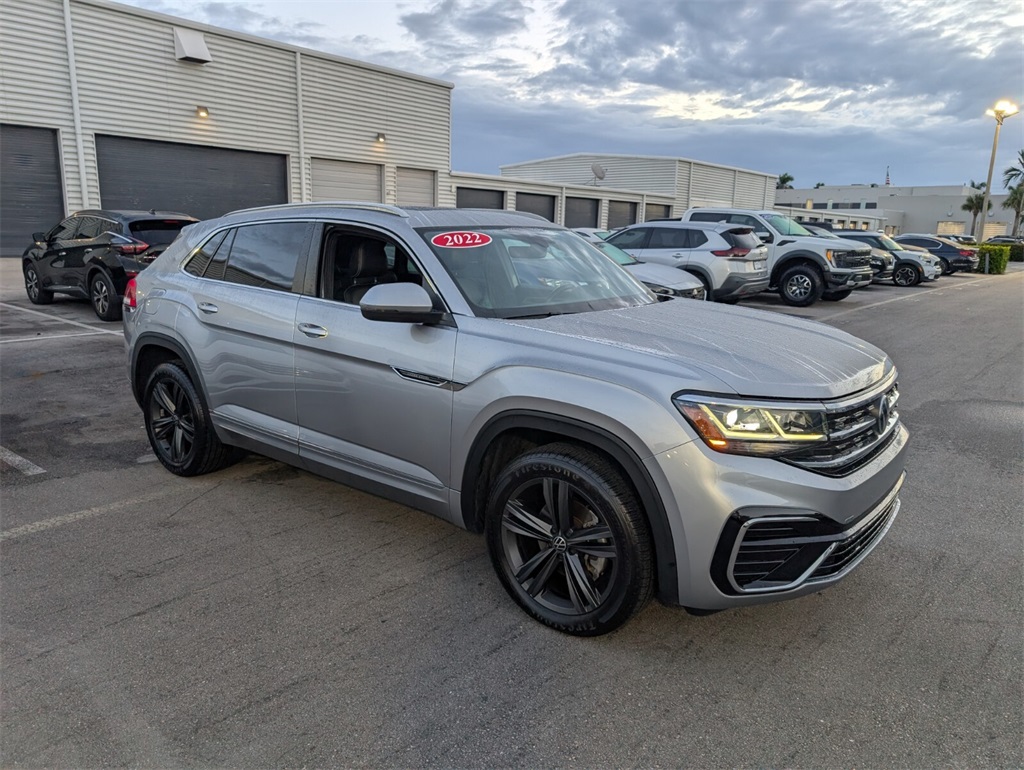 2022 Volkswagen Atlas Cross Sport SEL R-Line's photo