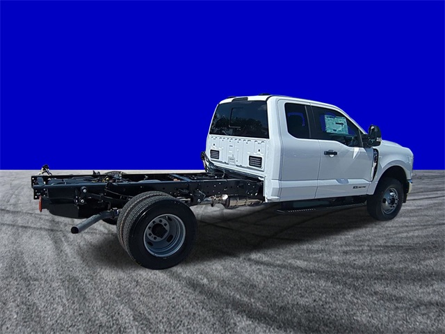 2025 Ford F-350 XL photo 4