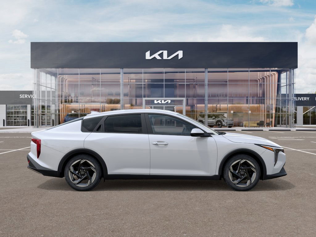 2025 Kia K4 EX photo 7