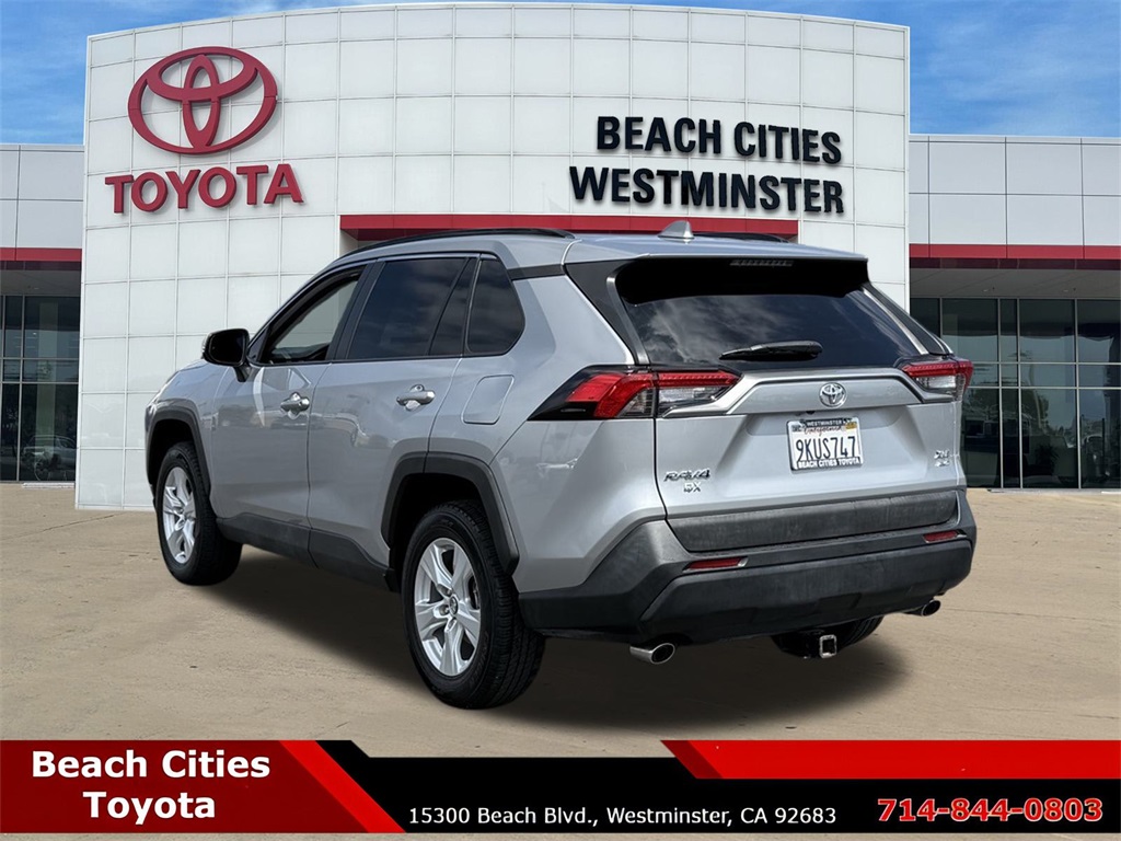 2021 Toyota RAV4 XLE photo 8
