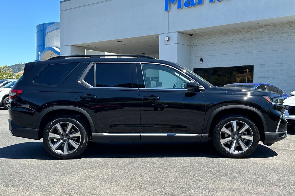 2025 Honda Pilot Elite photo 3