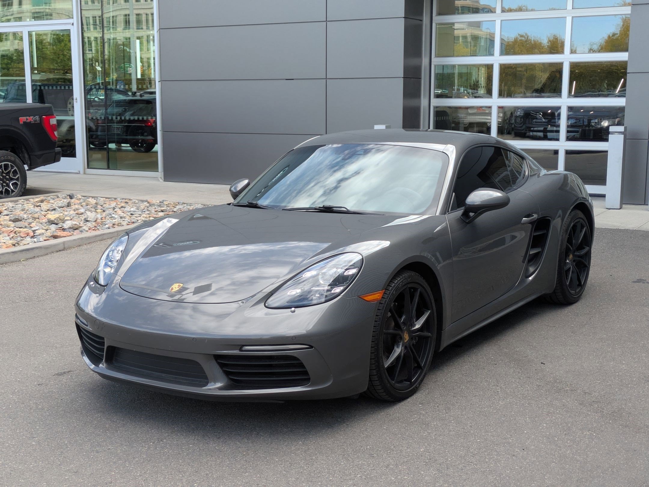 2019 Porsche Cayman T photo 8