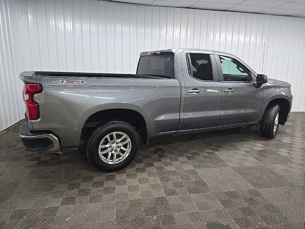 2020 Chevrolet Silverado 1500 LT photo 3
