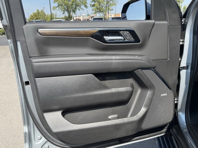 2026 Chevrolet Tahoe High Country photo 14