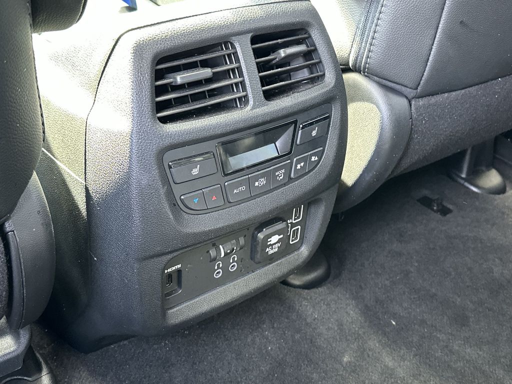 2022 Honda Pilot Touring photo 36