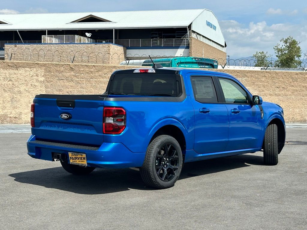 2025 Ford Maverick photo 2