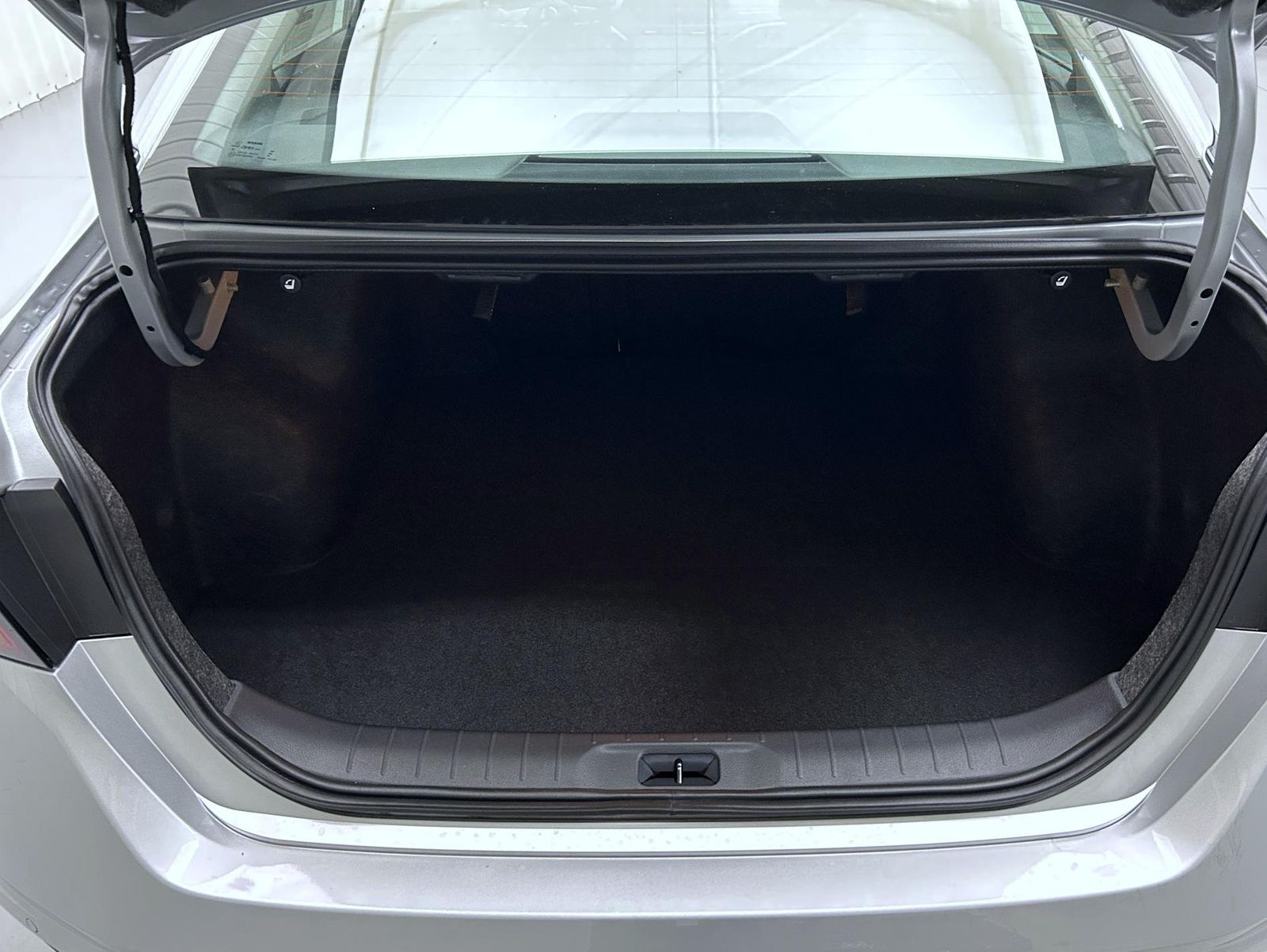 2025 Nissan Altima 2.5 SL photo 9