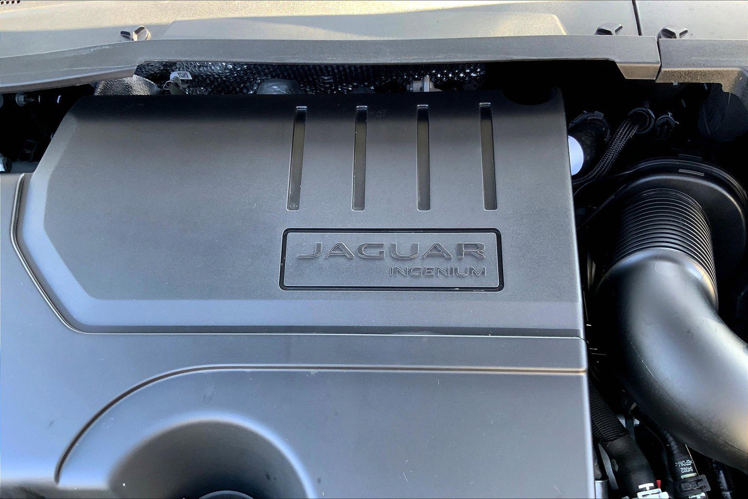2024 Jaguar E-PACE R-Dynamic SE photo 29
