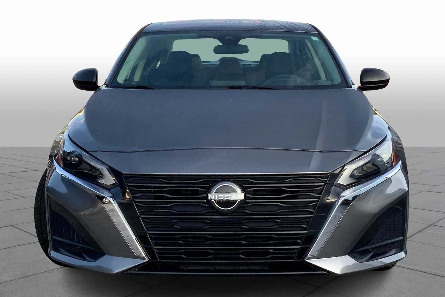 2024 Nissan Altima 2.5 SV photo 3