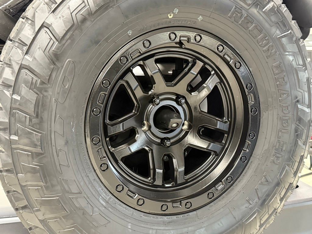 2024 Jeep Wrangler Sport S photo 6