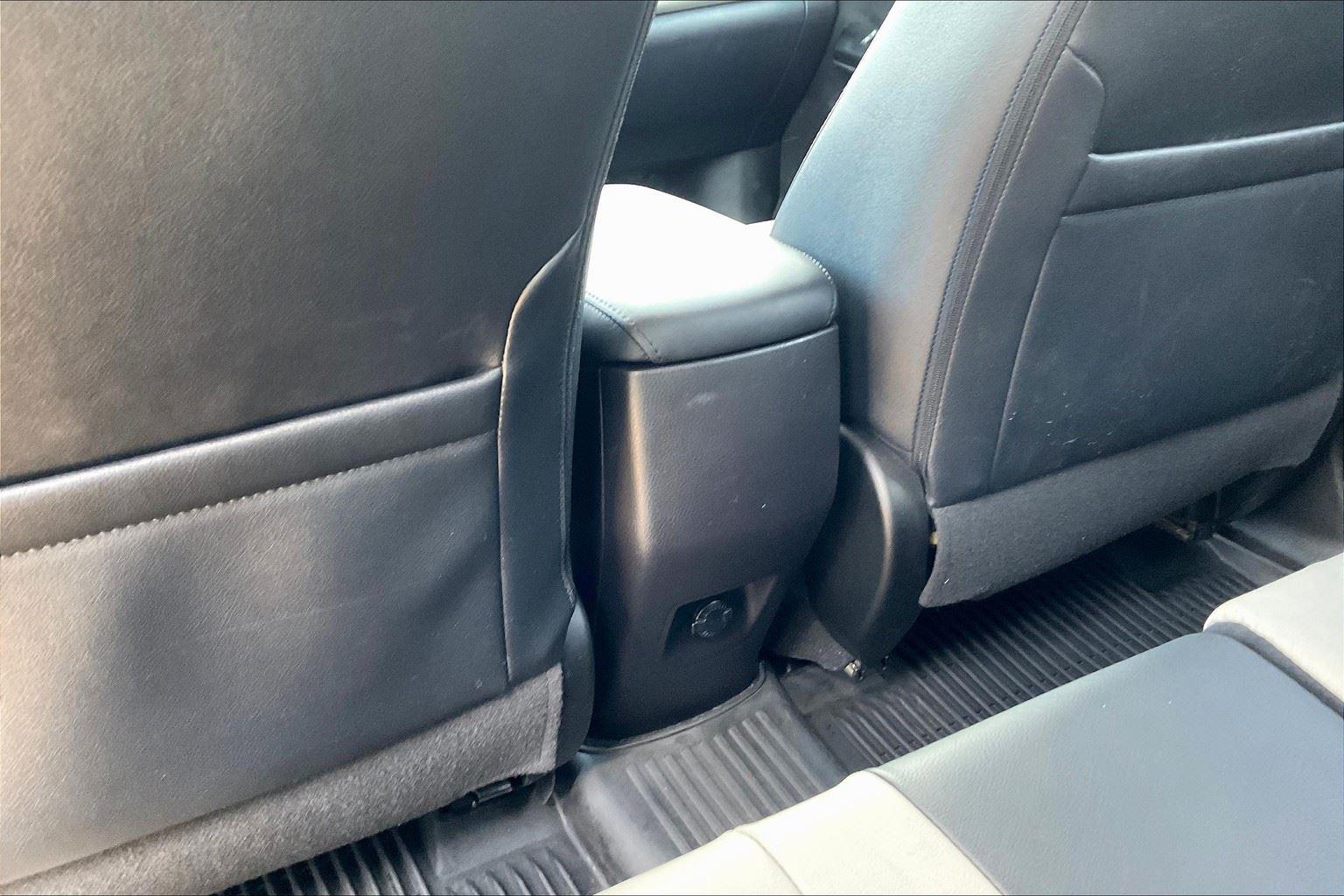 2017 Toyota RAV4 Limited photo 33