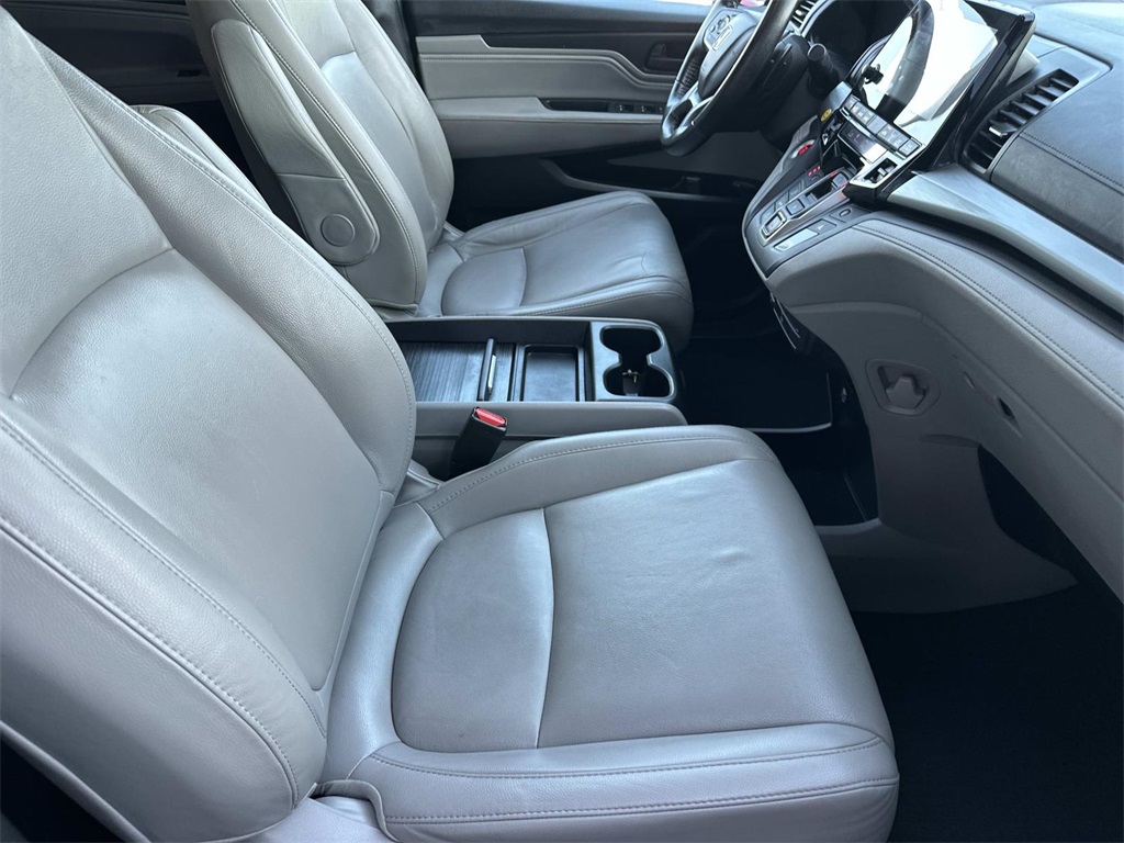 2020 Honda Odyssey Touring photo 15